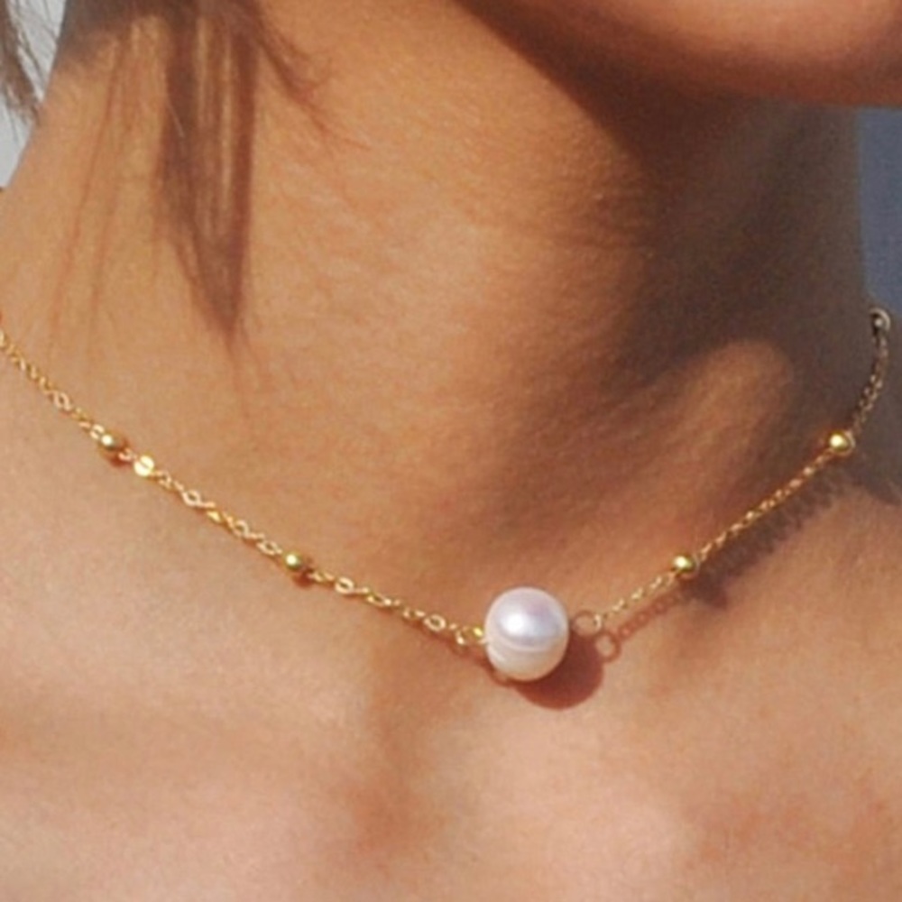 Chic Pearl & Bead Necklace